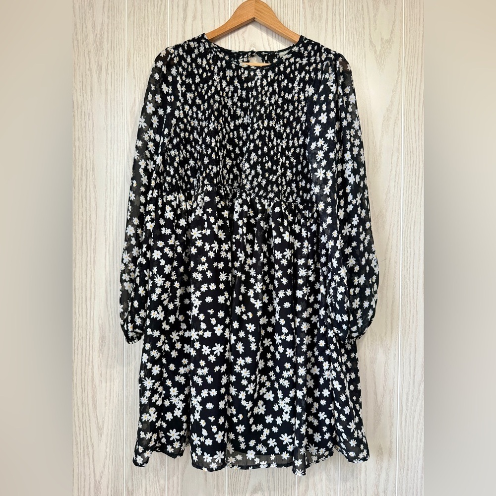 ASOS DESIGN shirred mini smock dress in daisy floral print Size 10 EUC